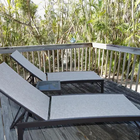 Beautifully Updated, 4 Bedroom Pool Home, 50 Yards To The Beach!! Captiva Escapade